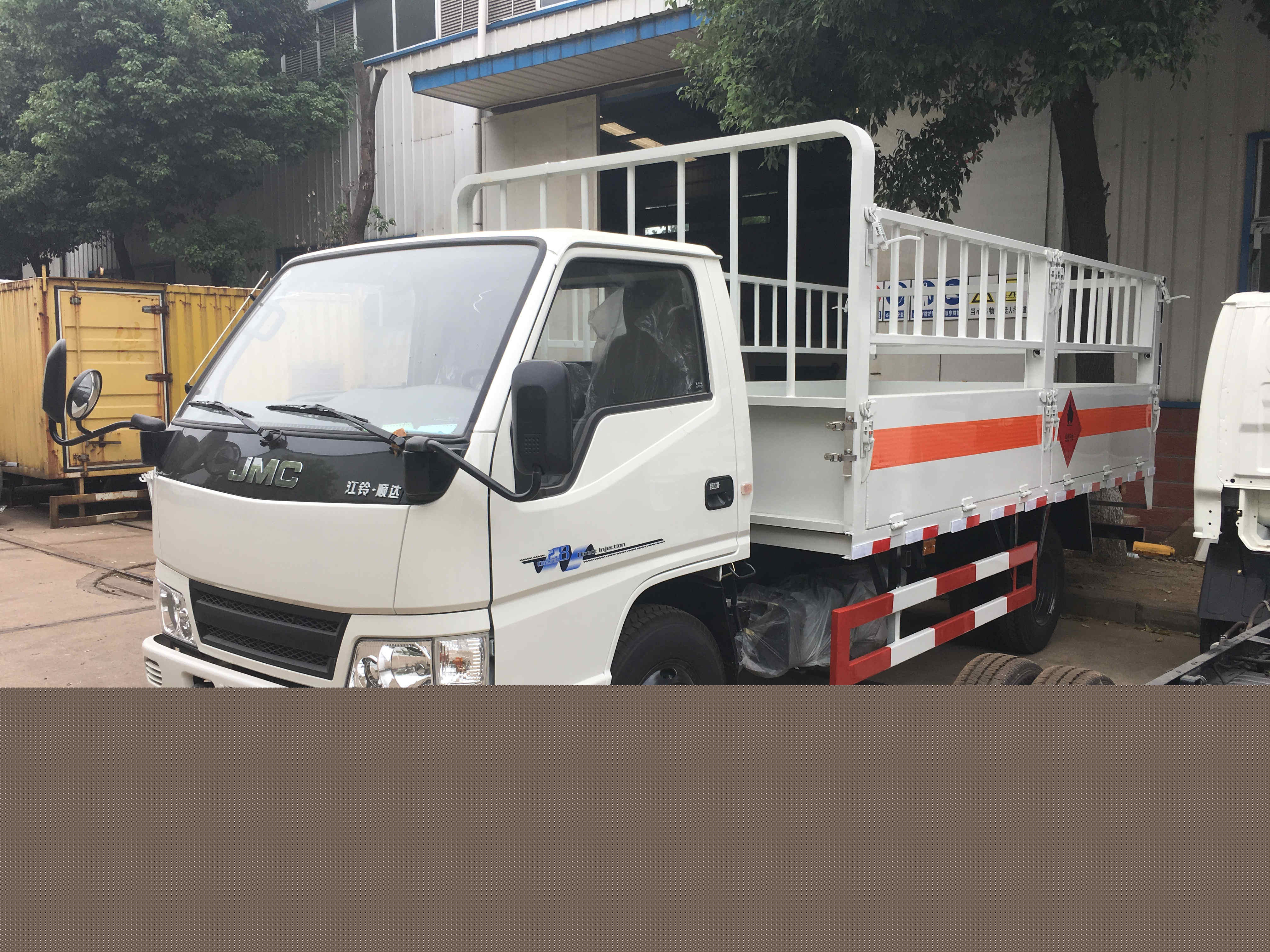 江鈴4.2米（額載2.8噸）氣瓶車